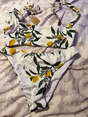 White Lemon Print Bikini Set